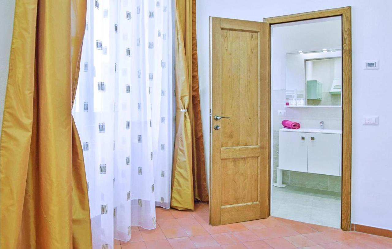 1 Bedroom Gorgeous Apartment In Arezzo Ngoại thất bức ảnh